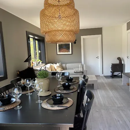 Naturskjont Og Sentralt, Flott Beliggende Stor Holiday home Fausko