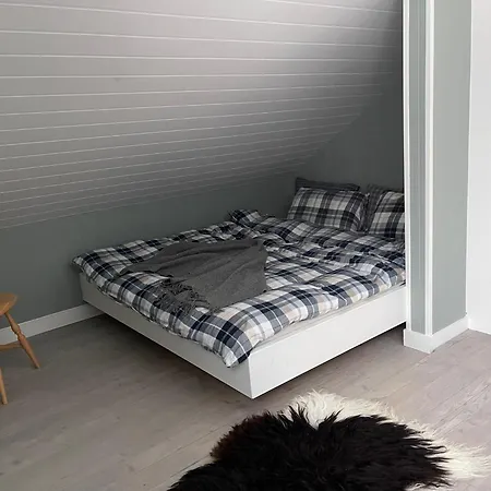 Naturskjont Og Sentralt, Flott Beliggende Stor بيت للعطل Fausko